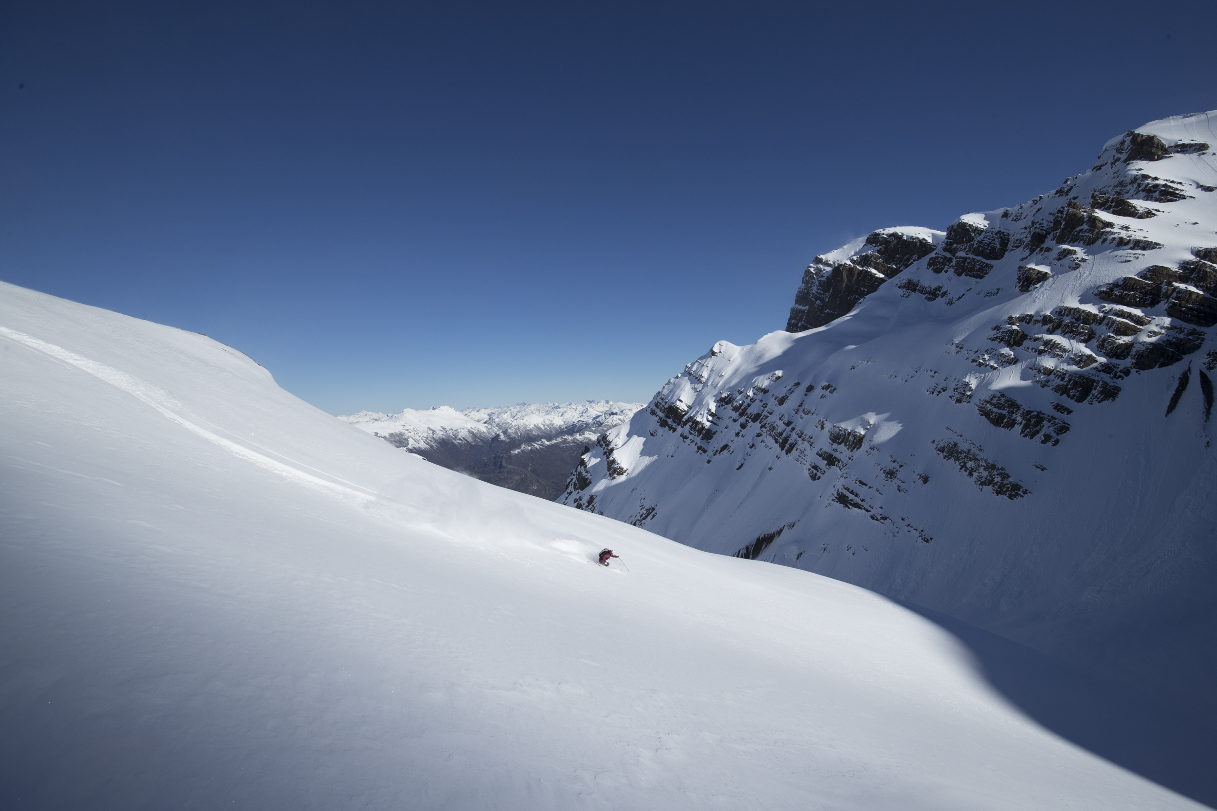 A Month-To-Month Guide On The Best Heli Skiing Destinations Around The World