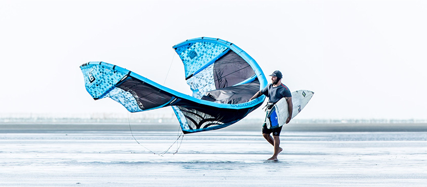 What's the Difference Between Kiteboarding and Kitesurfing?
