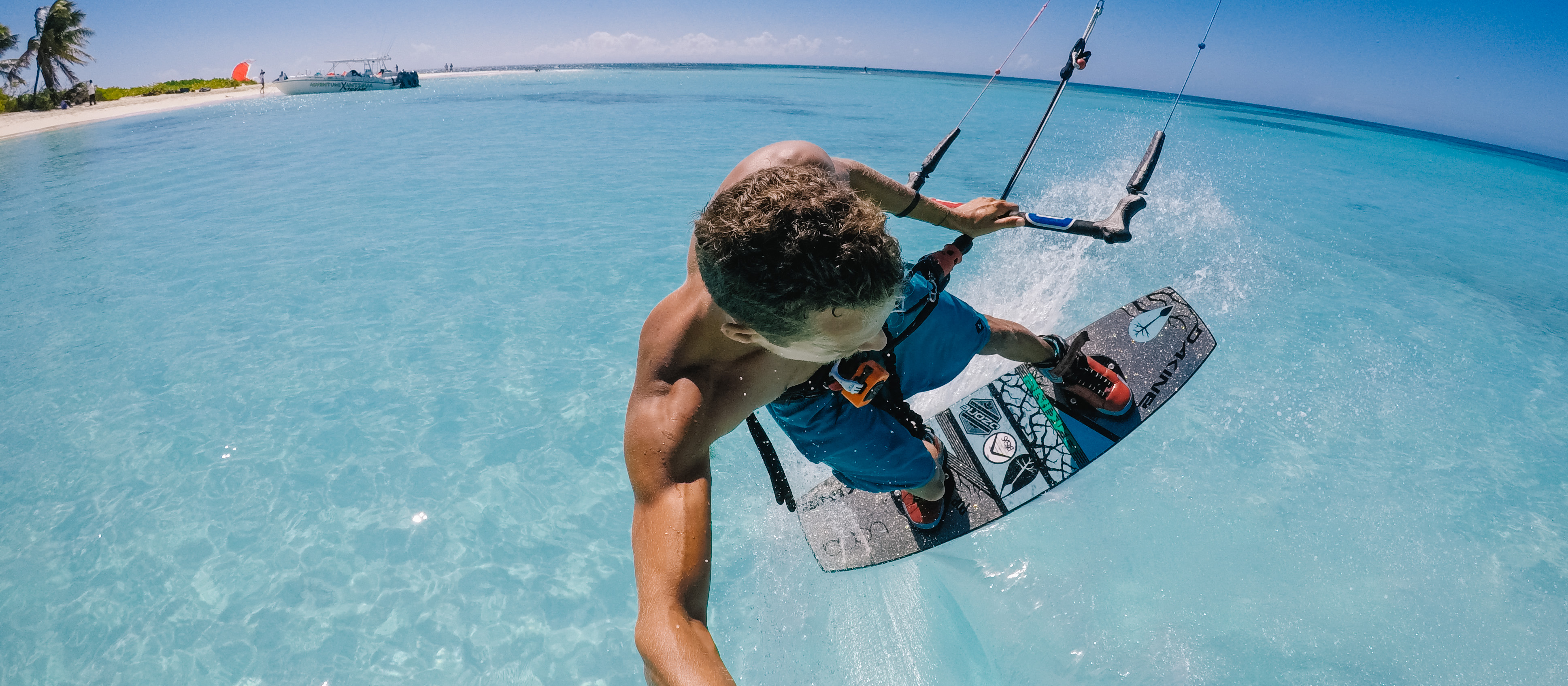 What's the Difference Between Kiteboarding and Kitesurfing?