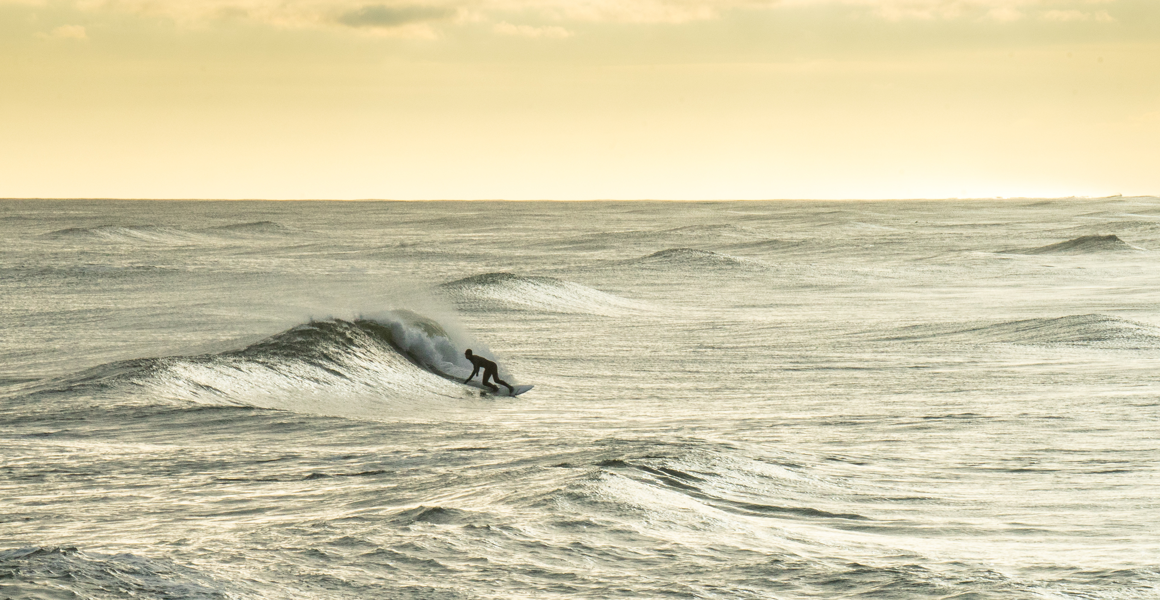 How to Pick the Right Surfboard Length for Beginners