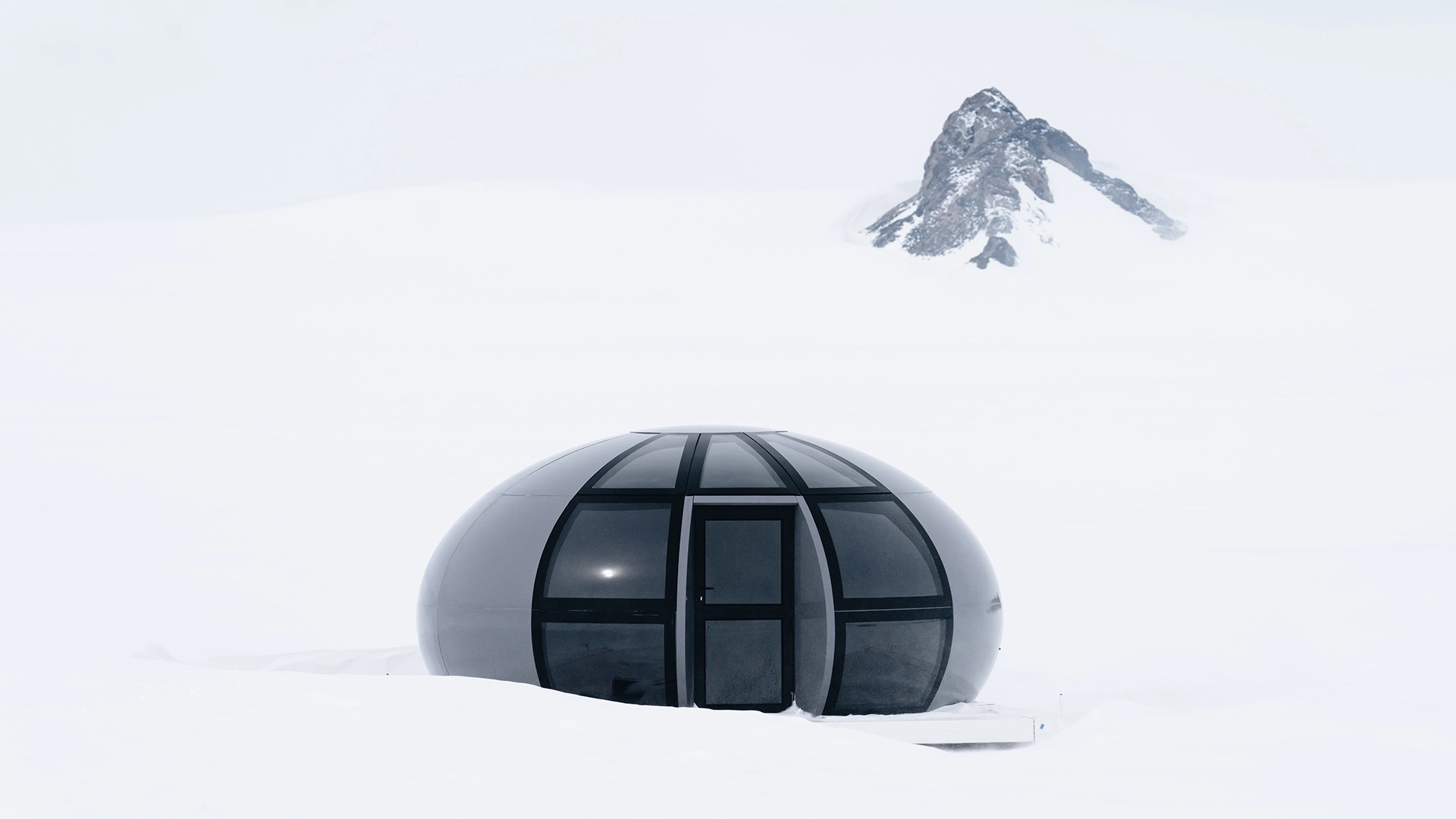 Inspired by Space Exploration: White Deserts New Echo Camp in Antarctica.